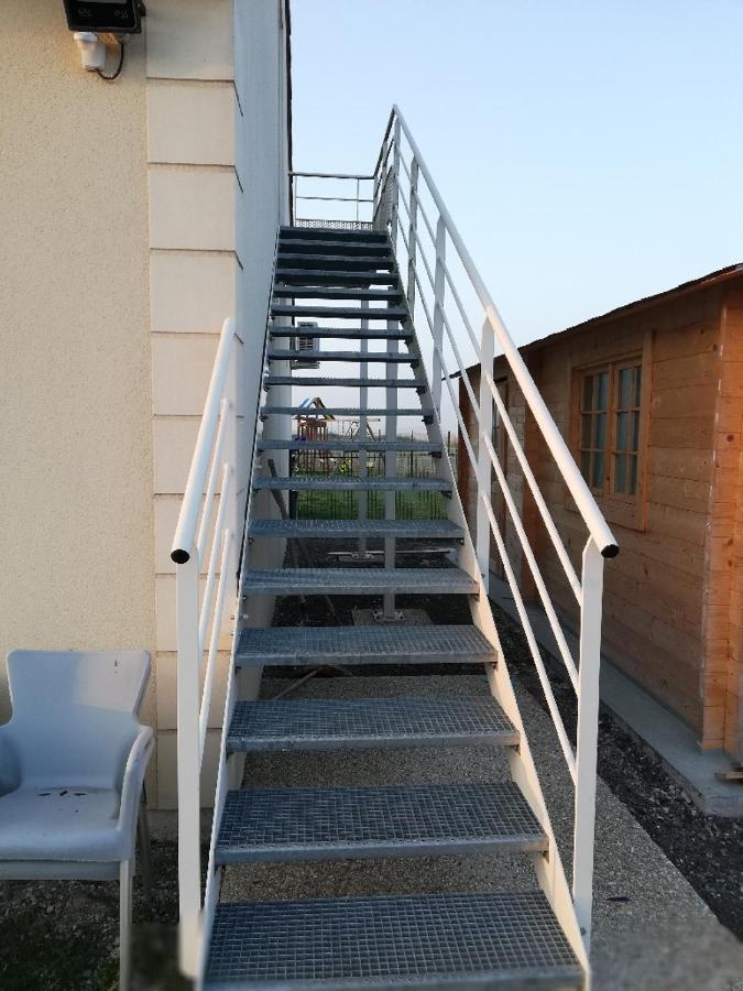 Les Fermiers Bed & Breakfast Giremoutiers Eksteriør bilde
