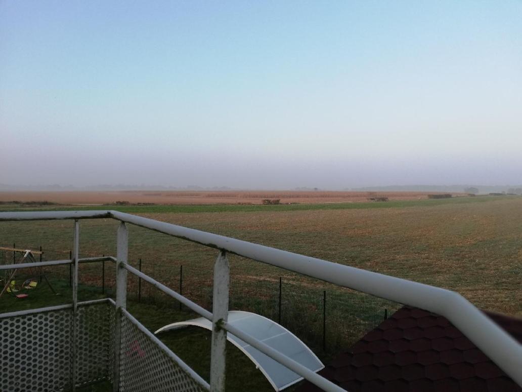 Les Fermiers Bed & Breakfast Giremoutiers Eksteriør bilde